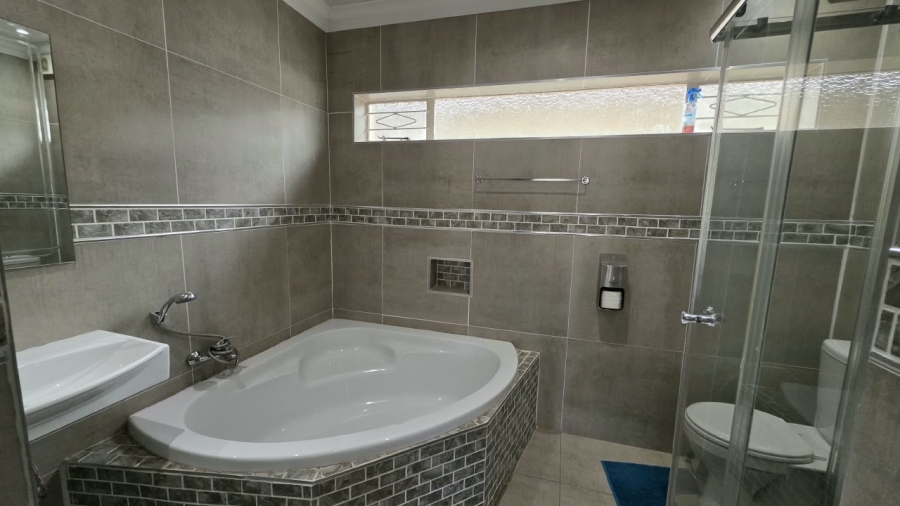 Commercial Property for Sale in Flamwood North West